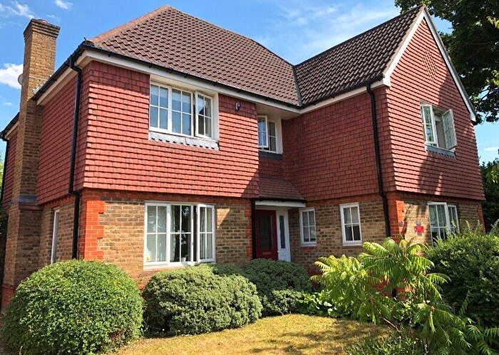 4 Bedroom Detached House For Sale In Trenear Close, Orpington, BR6