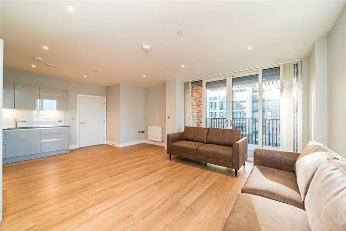 3 Bedroom Flat To Rent In Appleton House, Wimbledon, SW17