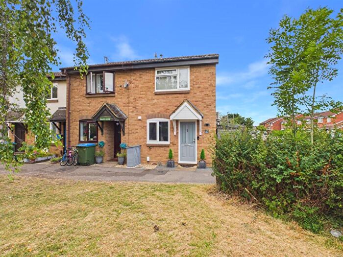 2 Bedroom End Of Terrace House For Sale In Vickery Walk, Lavender Grange, Aylesbury, HP21
