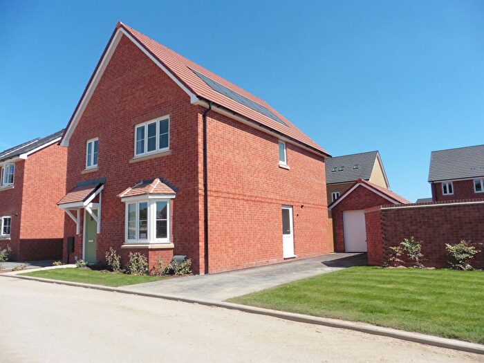 4 Bedroom Detached House For Sale In Buckenham Road, Attleborough, NR17