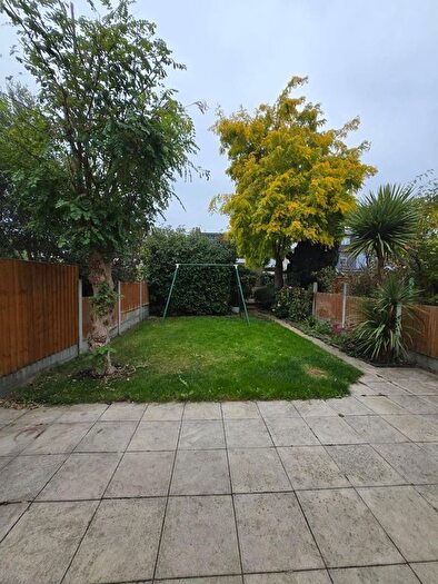 3 Bedroom Property To Rent In Ladysmith Avenue, Newbury Park, IG2
