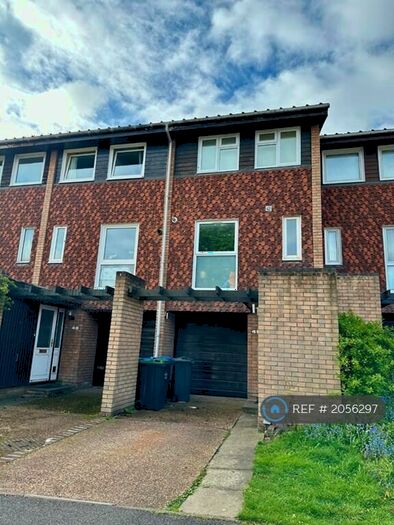 3 Bedroom Terraced House To Rent In Bardsley Close, Croydon, CR0