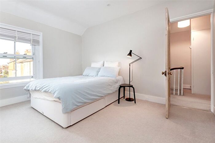 1 Bedroom Flat For Sale In Ridgway, Wimbledon Village, London, SW19