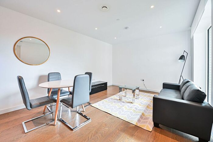 1 Bedroom Flat To Rent In Baldwin Point, Elephant And Castle, London, SE17