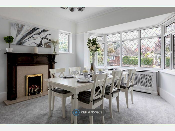 4 Bedroom Detached House To Rent In Southcliff Park, Clacton-On-Sea, CO15