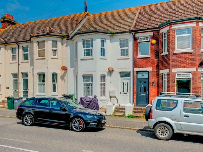 2 Bedroom Flat To Rent In Station Road, Polegate, BN26