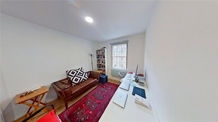1 Bedroom Flat To Rent In Websters Land, Edinburgh, EH1