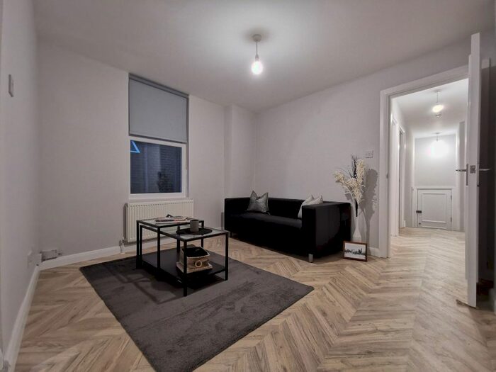 2 Bedroom Flat To Rent In High Road, London, NW10