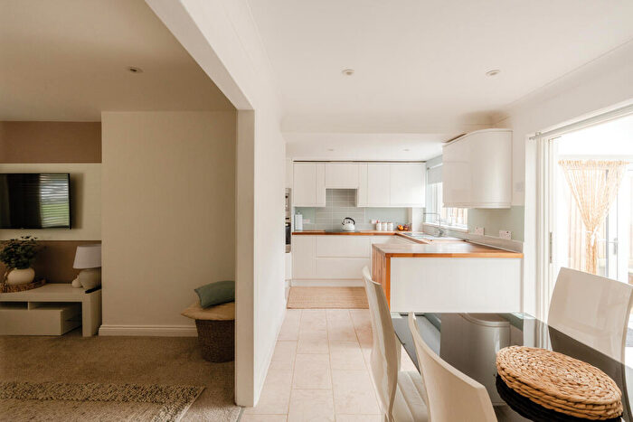 3 Bedroom Terraced House For Sale In Blakeney Road, Patchway, Bristol, BS34