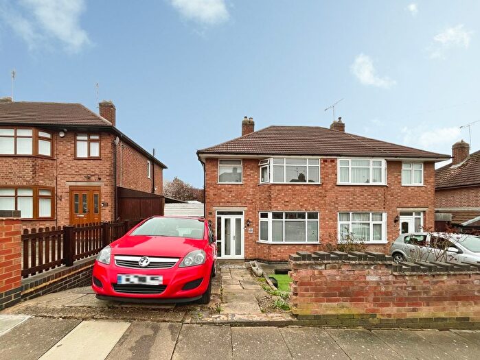 3 Bedroom Semi Detached House For Sale In Chestnut Avenue, Leicester, Leicestershire, LE5