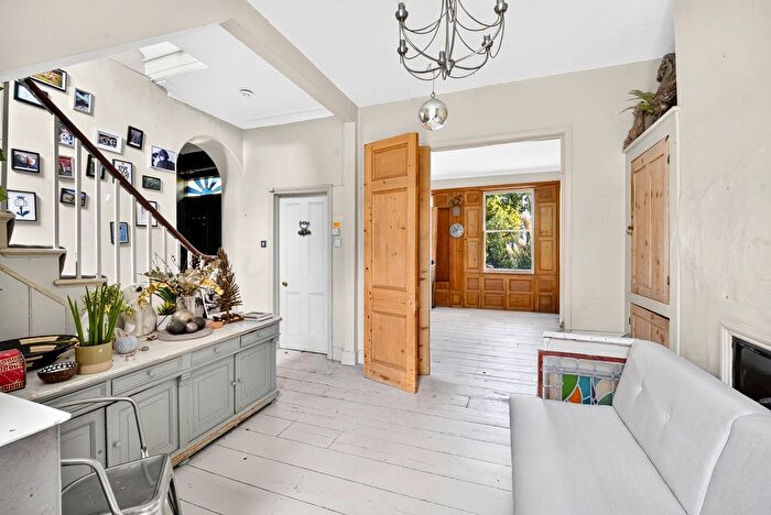 3 Bedroom Terraced House For Sale In Eleanor Road, London, E8