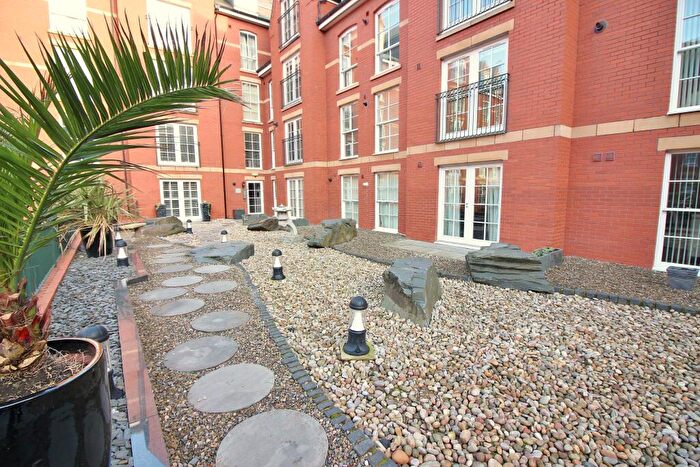 2 Bedroom Flat To Rent In Promenade, Southport, PR9