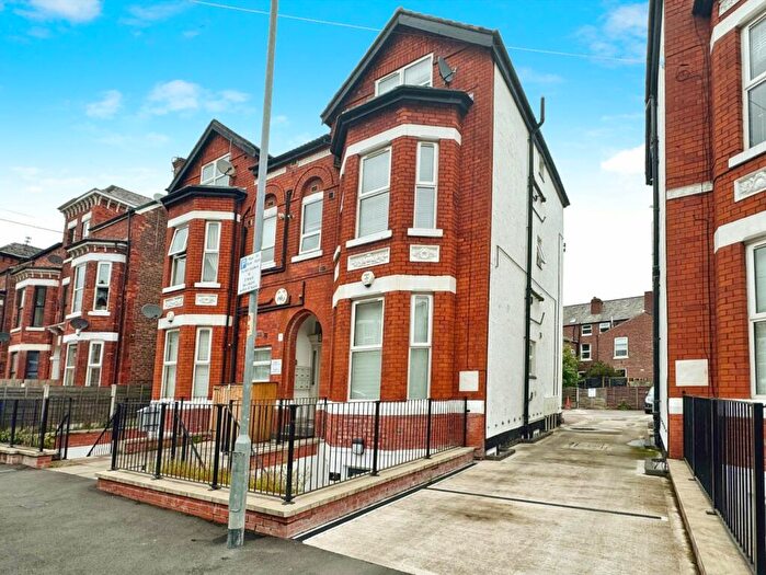 2 Bedroom Flat To Rent In Central Road, West Didsbury, Manchester, M20