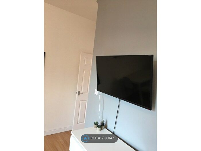 4 Bedroom Semi-Detached House To Rent In St. Georges Road, Coventry, CV1