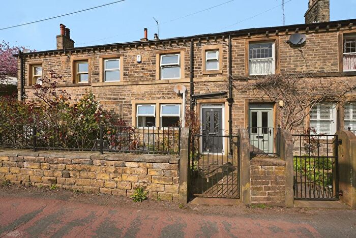 4 Bedroom Terraced House For Sale In Magdale, Huddersfield, HD9