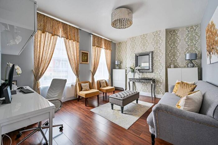 5 Bedroom Semi-Detached House For Sale In Lower Road, Rotherhithe, London, SE8