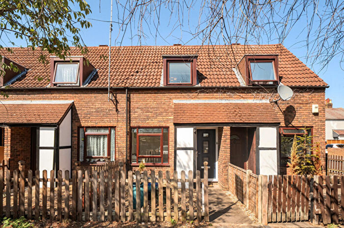 2 Bedroom Terraced House For Sale In Glebelands, West Molesey, Surrey, KT8