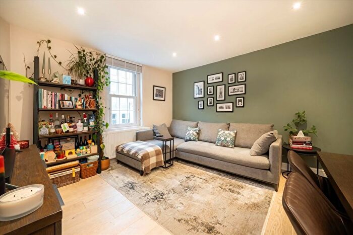 3 Bedroom Terraced House For Sale In Shepperton Road, London, N1