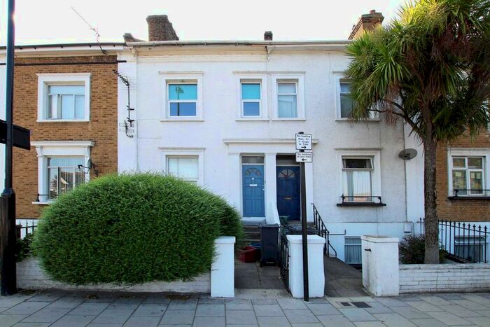2 Bedroom Flat To Rent In Whitton Road, Whitton, Hounslow, TW3