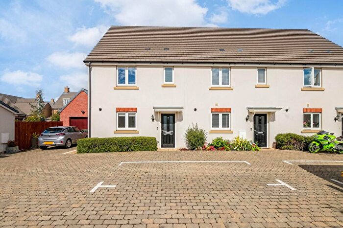 3 Bedroom End Of Terrace House For Sale In Elder Way, Ampthill, MK45