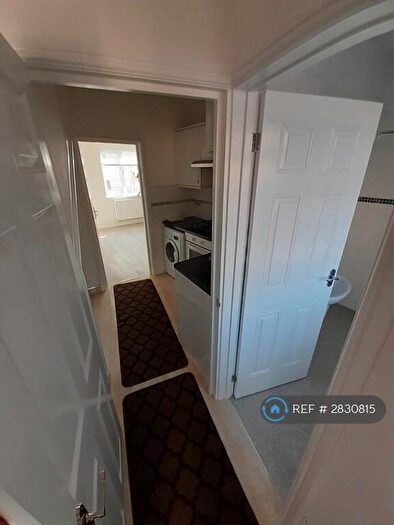 2 Bedroom Flat To Rent In Desborough Road, High Wycombe, HP11