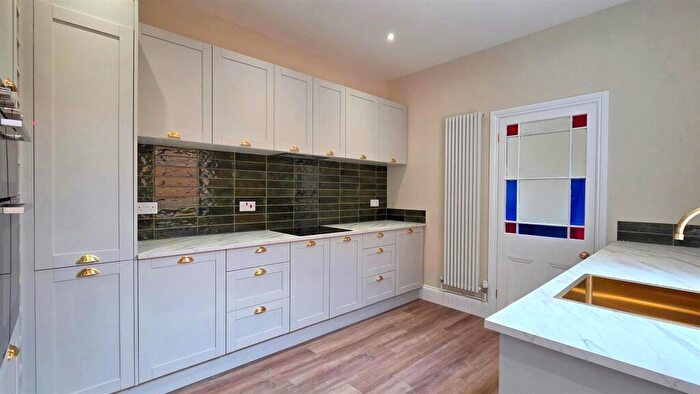 4 Bedroom End Of Terrace House For Sale In Lowestoft Road, Gorleston, NR31
