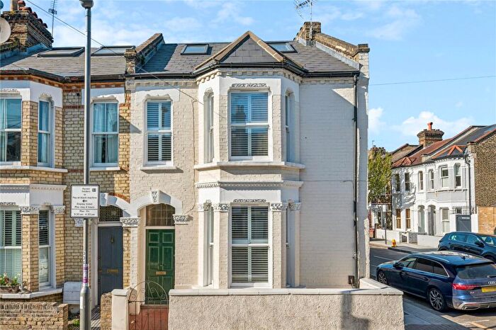 5 Bedroom End Of Terrace House For Sale In Kerrison Road, SW11