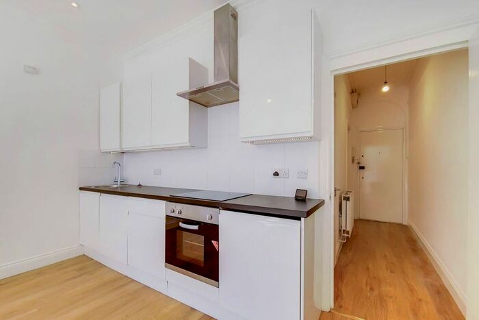 1 Bedroom Flat For Sale In Drewstead Road, Streatham Hill, London, SW16
