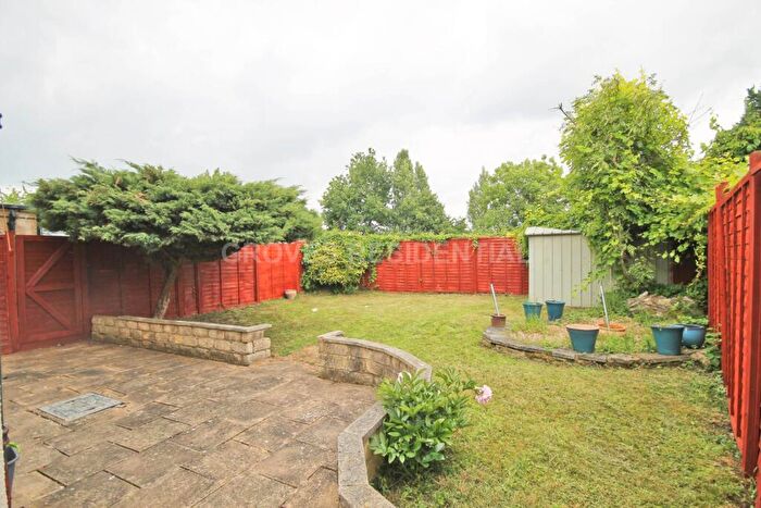 3 Bedroom End Of Terrace House To Rent In Fleetwood Road, Kingston Upon Thames, KT1