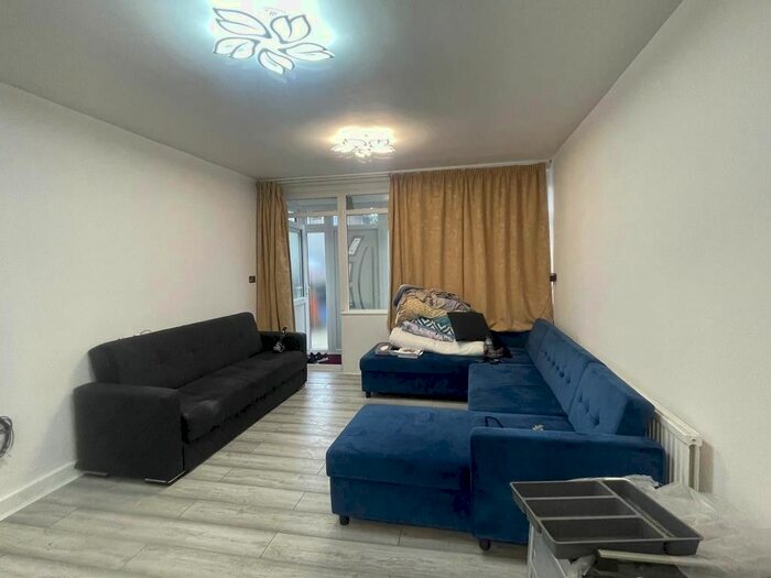 5 Bedroom Semi-Detached House To Rent In Logan Road, Wembley, HA9