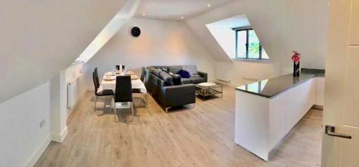 1 Bedroom Flat To Rent In East Street, Chesham, HP5