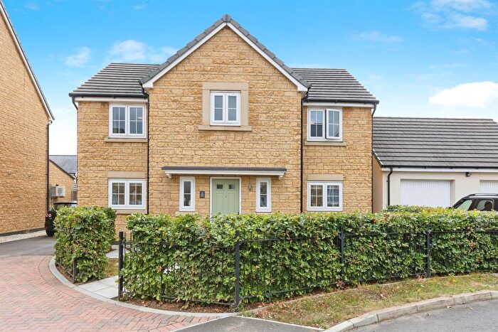 4 Bedroom Detached House For Sale In Albion Crescent, Corsham, SN13