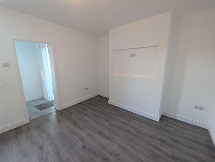 2 Bedroom Terraced House To Rent In Elm Street, Barnsley, S74