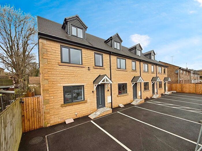 4 Bedroom Town House For Sale In Salisbury Road, Frizinghall, Bradford, BD9