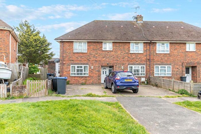 2 Bedroom Flat For Sale In Blacksmiths Crescent, Sompting, Lancing, BN15