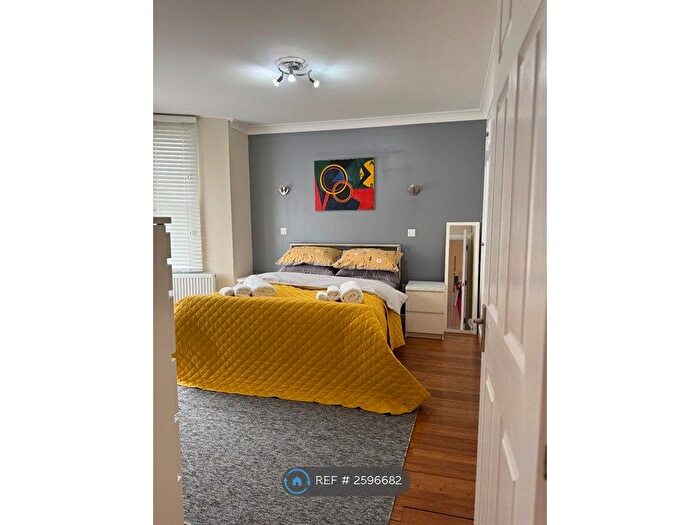 1 Bedroom Flat To Rent In Adelaide Grove, London, W12