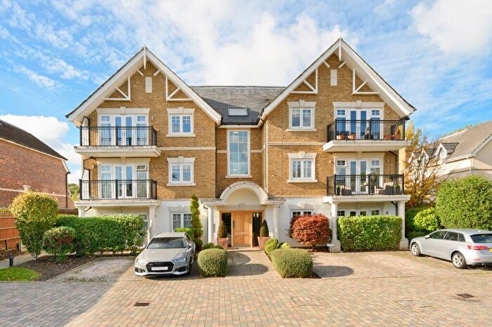 2 Bedroom Apartment For Sale In Elizabeth Place, More Lane, Esher, Surrey, KT10