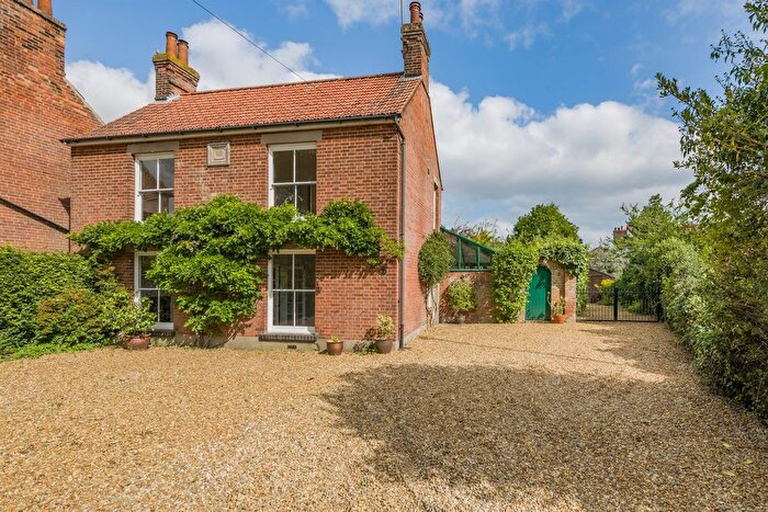 3 Bedroom Detached House For Sale In Cromer Road, Holt, NR25