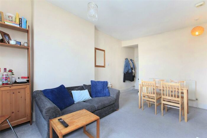 1 Bedroom Flat To Rent In Balham High Road, Balham, London, SW12