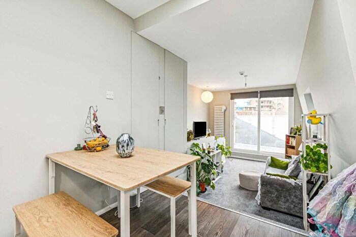 1 Bedroom Flat To Rent In Southcroft Road, Tooting, SW17