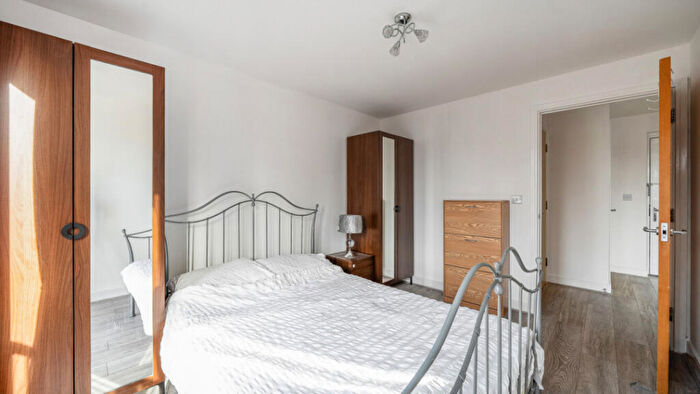 1 Bedroom Flat For Sale In Highbridge Road, Barking, IG11