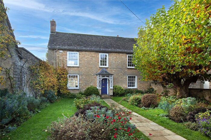 5 Bedroom Detached House For Sale In High Street, Bampton, Oxfordshire, OX18