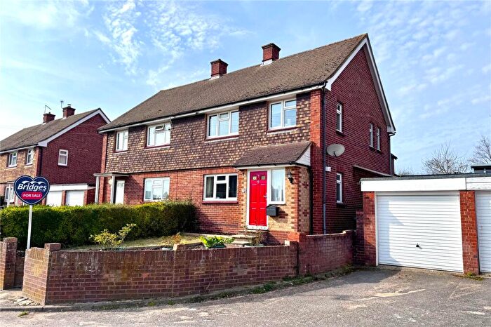 3 Bedroom Semi Detached House For Sale In Murrell Road, Ash, Surrey, GU12