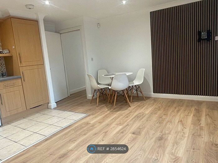 1 Bedroom Flat To Rent In Rook St, Huddersfield, HD1