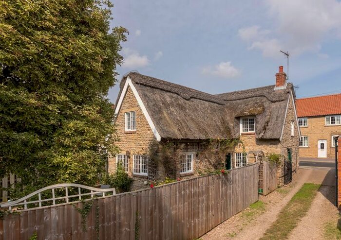 2 Bedroom Detached House For Sale In High Street, Snainton, Scarborough, YO13