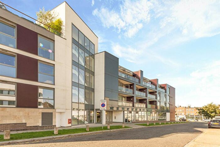 2 Bedroom Flat For Sale In Flower Lane, Mill Hill, London, NW7
