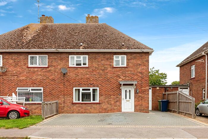 3 Bedroom Semi-Detached House For Sale In Peyton Avenue, March, PE15
