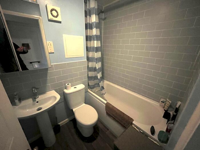 1 Bedroom Flat To Rent In Beaufort Close, Higham Station Avenue, Chingford, E4