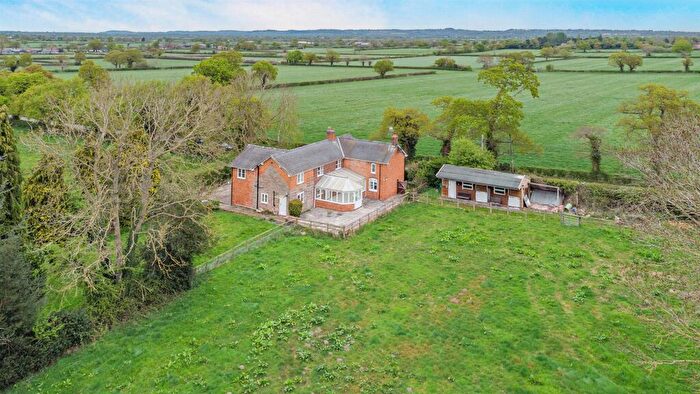 5 Bedroom Detached House For Sale In Burwardsley Road, Tattenhall, Chester, CH3