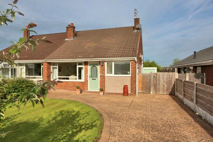3 Bedroom Semi-Detached Bungalow To Rent In Yew Tree Lane, SK12